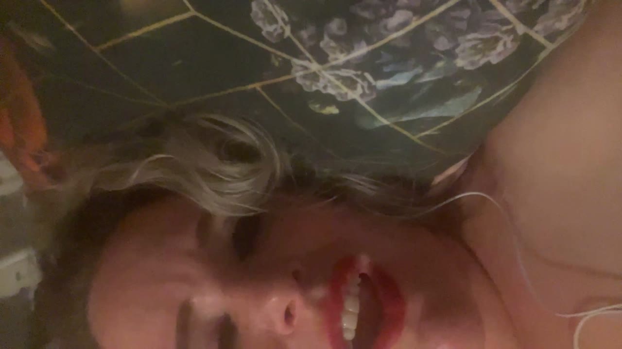 Elina en sexcam live - webcam coquine et tchat gratuit
