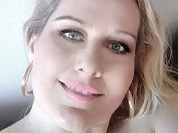 SquirtyMaya auf livesex.eu