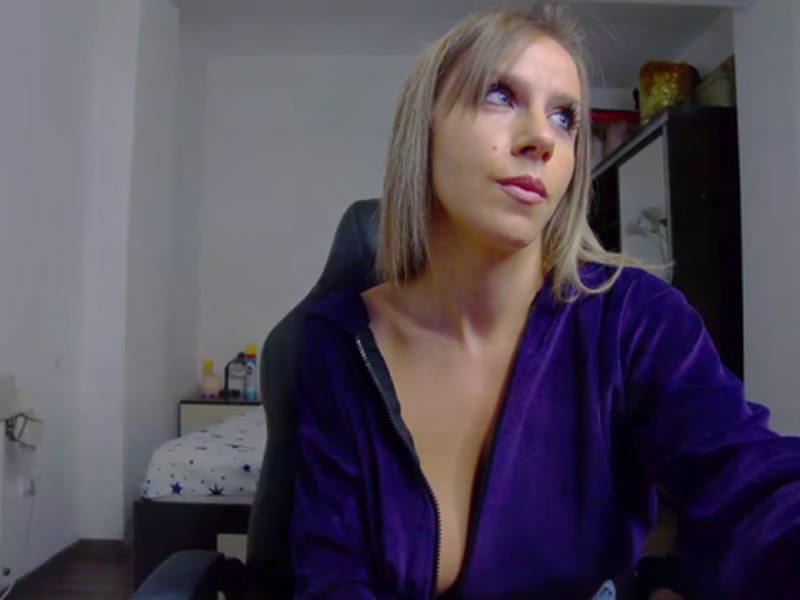 SandraSens webcam Xcams model stream image