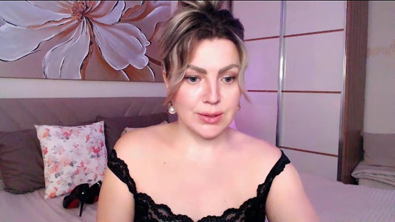 SHERILYN en sexcam live - webcam coquine et tchat gratuit