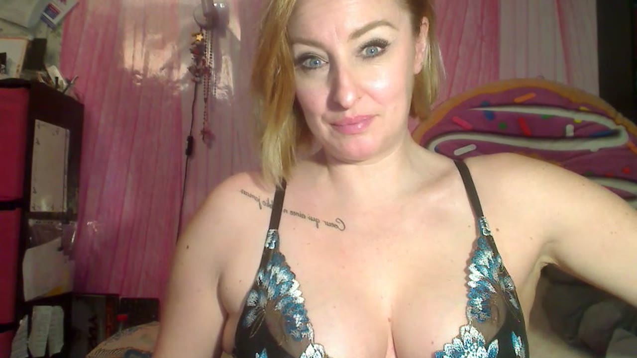 Lucilla en sexcam live - webcam coquine et tchat gratuit