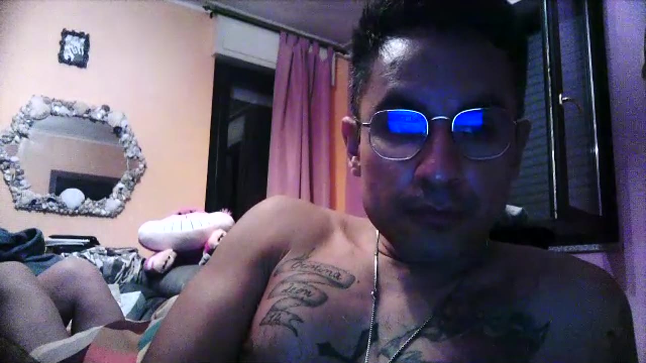 CryeManu en sexcam live - webcam coquine et tchat gratuit