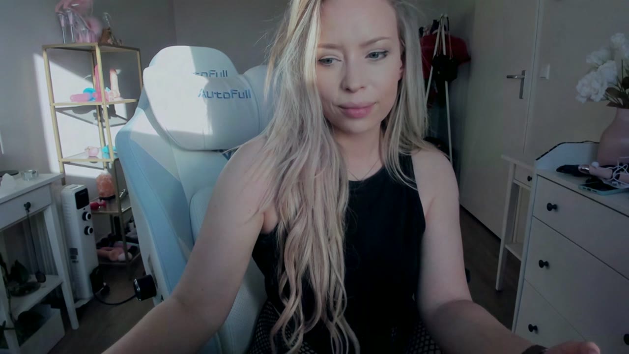 Annonce vidéo de ninaxnina - Plan cul en ligne et échange de nudes