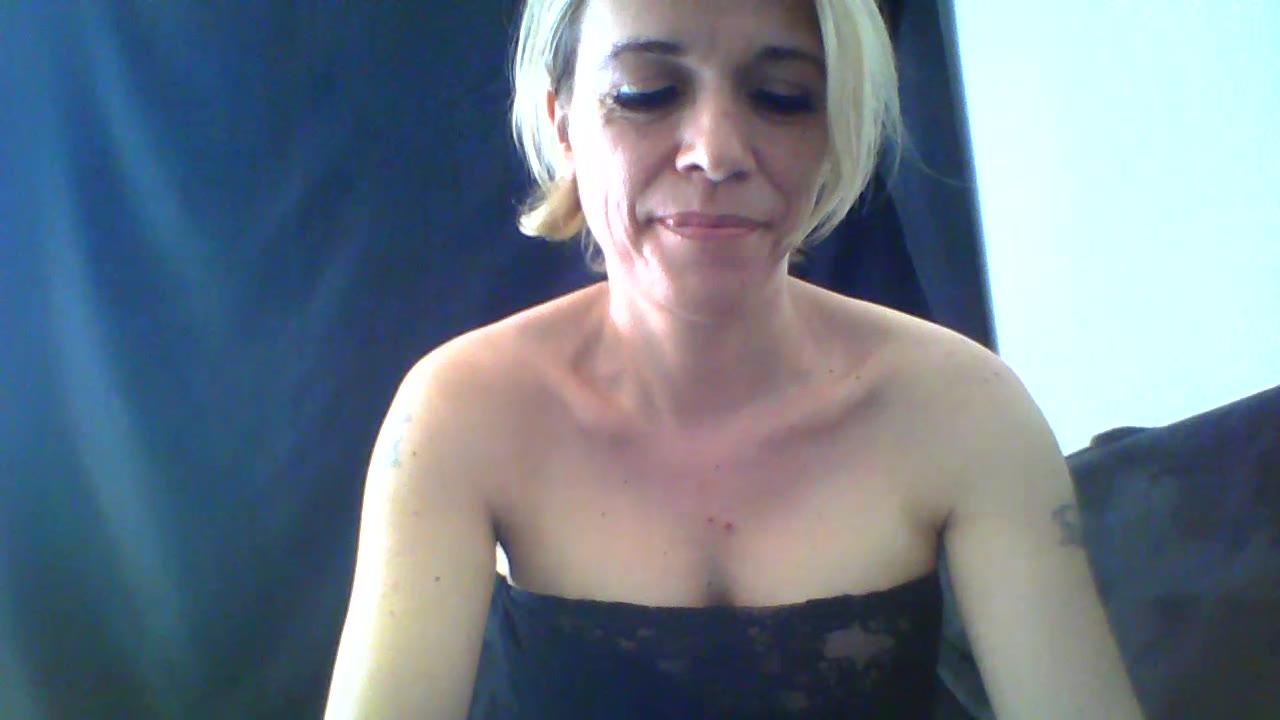 HotBlondie en sexcam live - webcam coquine et tchat gratuit