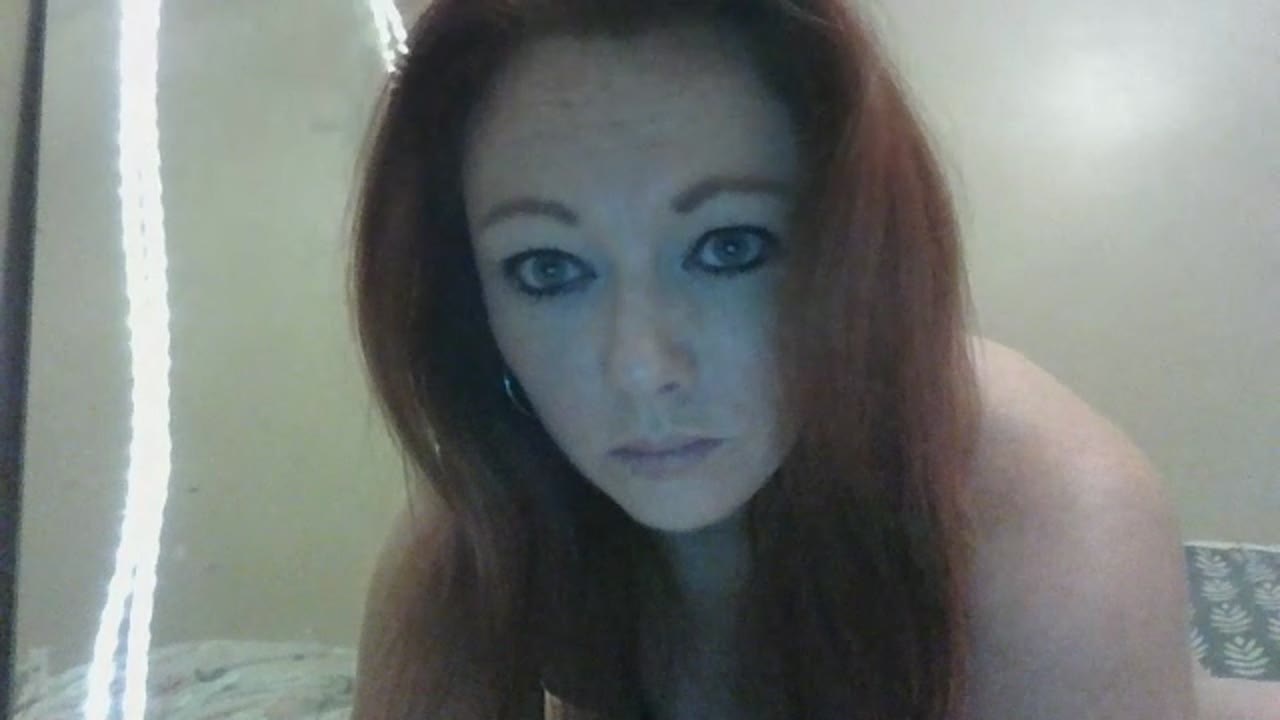CHERRYBOMB89 en sexcam live - webcam coquine et tchat gratuit