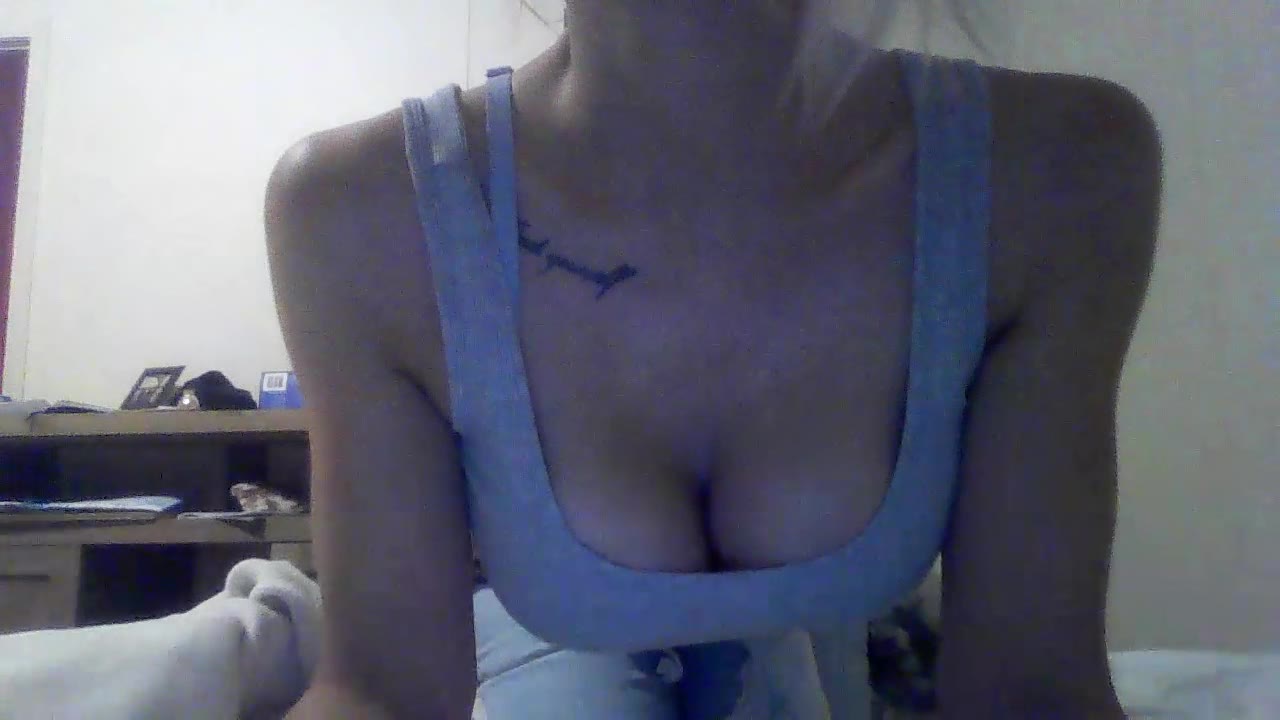 Roxyskyla en sexcam live - webcam coquine et tchat gratuit