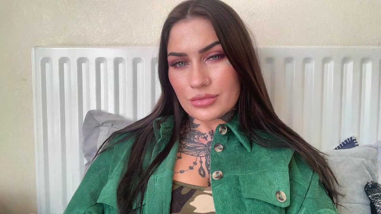 Annonce vidéo de LaraBB - Plan cul en ligne et échange de nudes