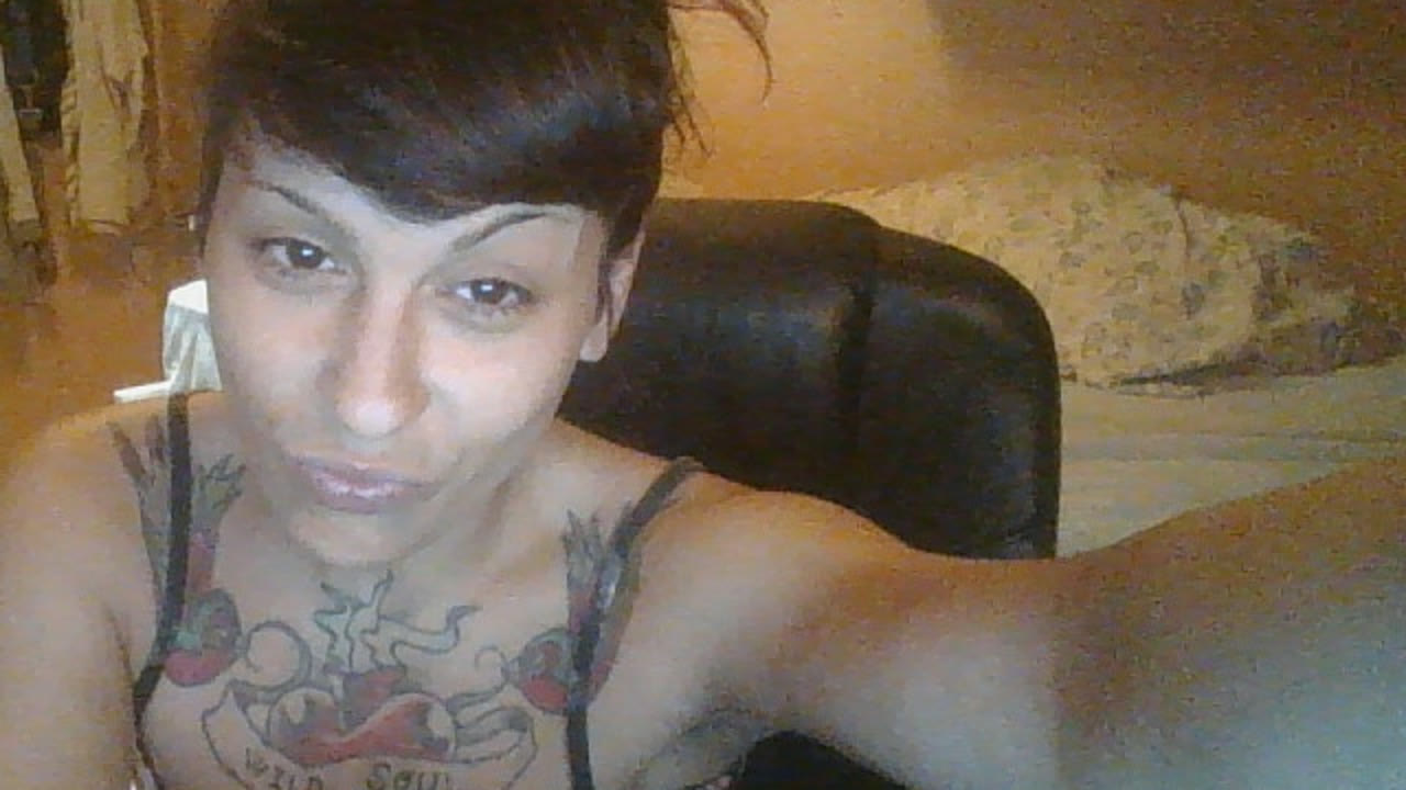 Morenawild en sexcam live - webcam coquine et tchat gratuit