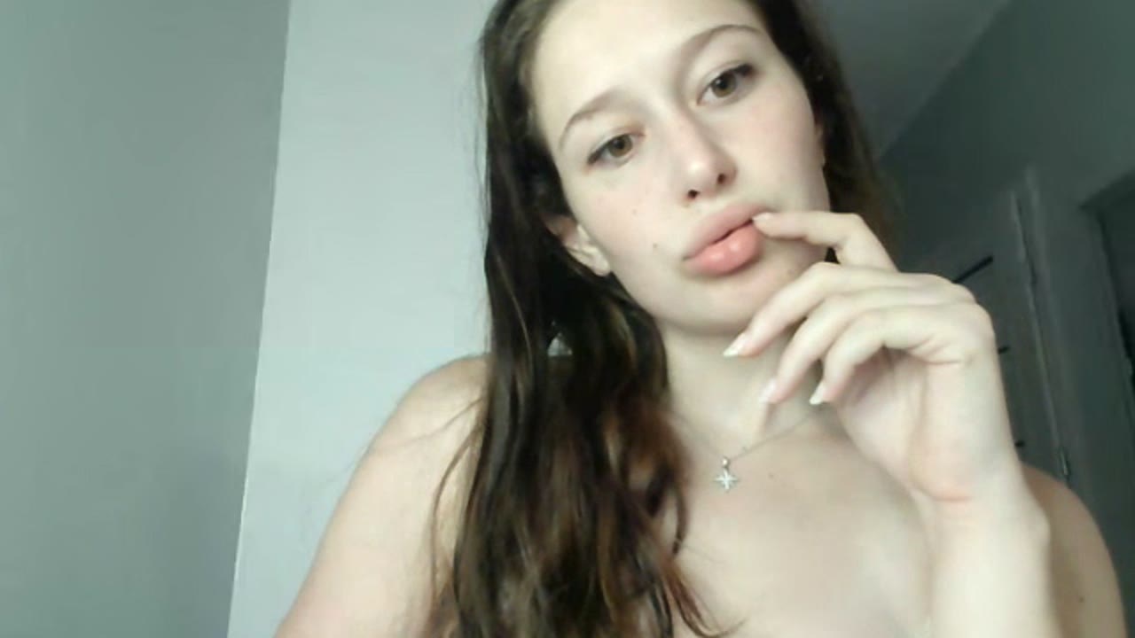EmmiSweet en sexcam live - webcam coquine et tchat gratuit