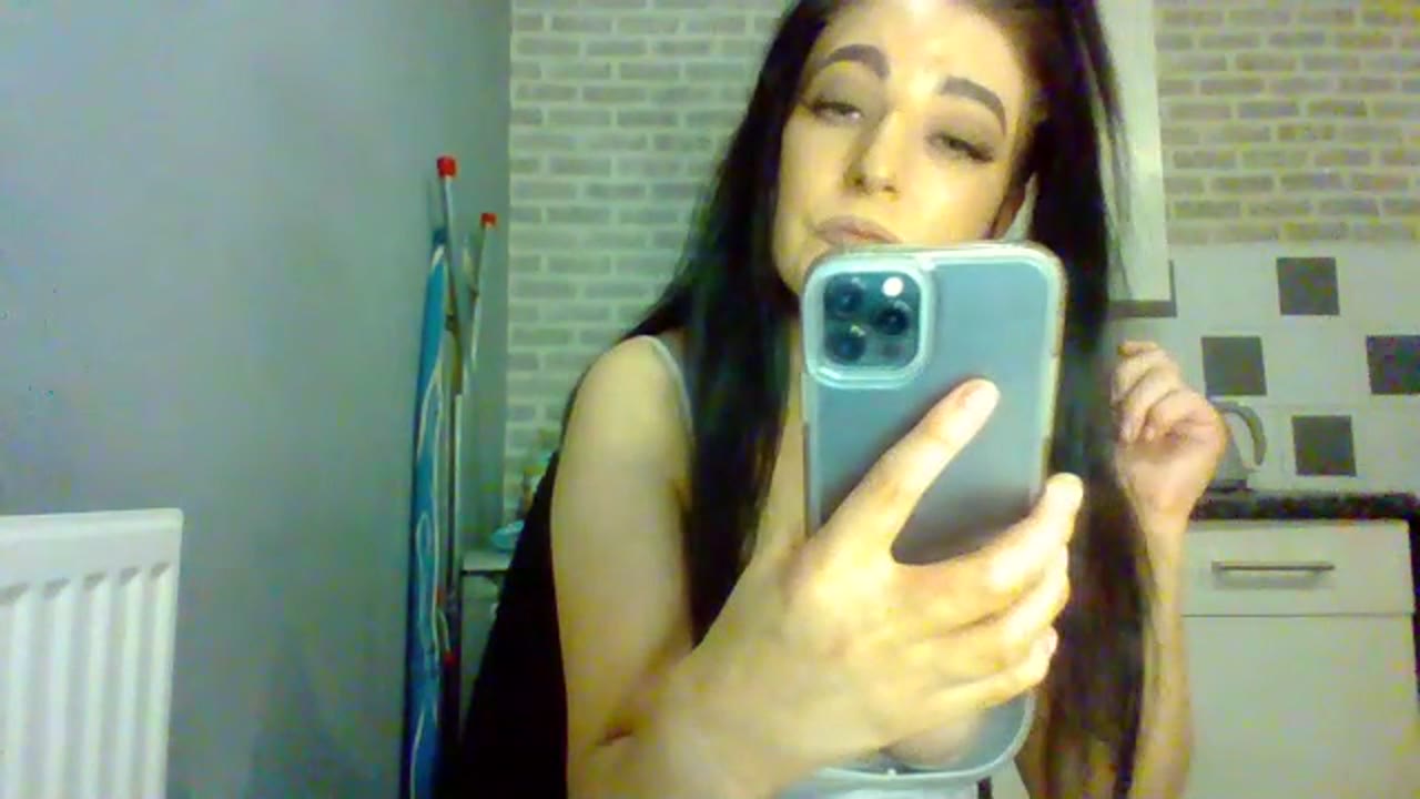 Gabby111 en sexcam live - webcam coquine et tchat gratuit