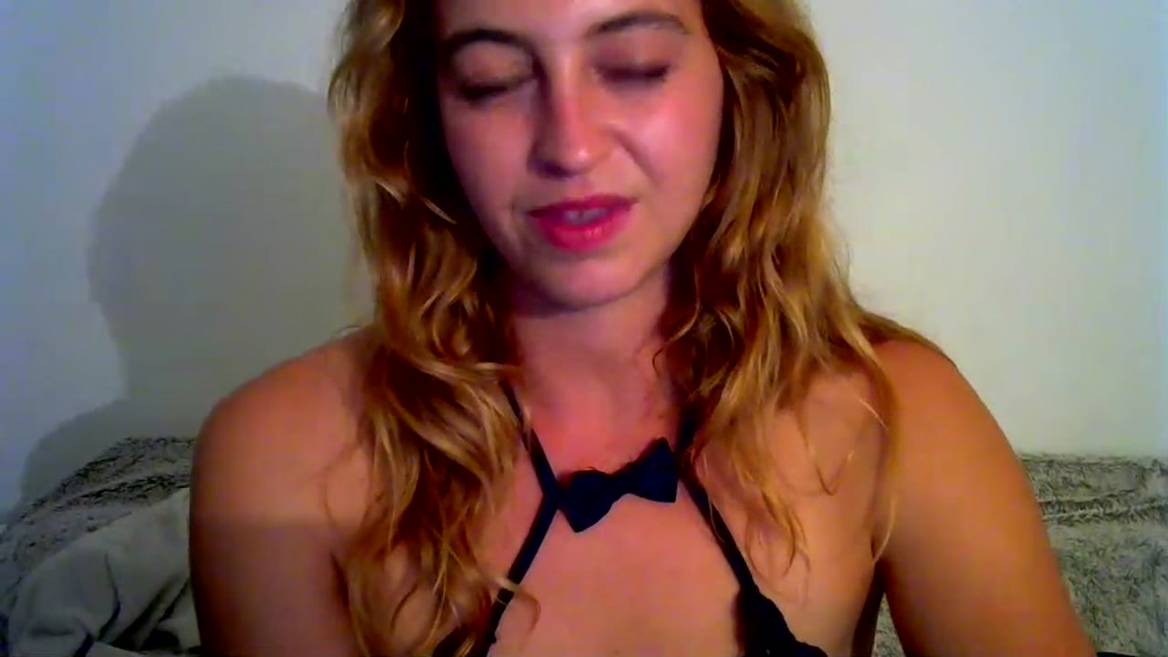 LillyRose en sexcam live - webcam coquine et tchat gratuit