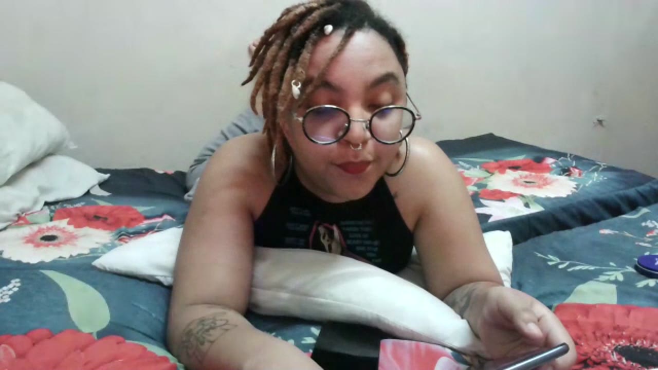 GraceJones en sexcam live - webcam coquine et tchat gratuit