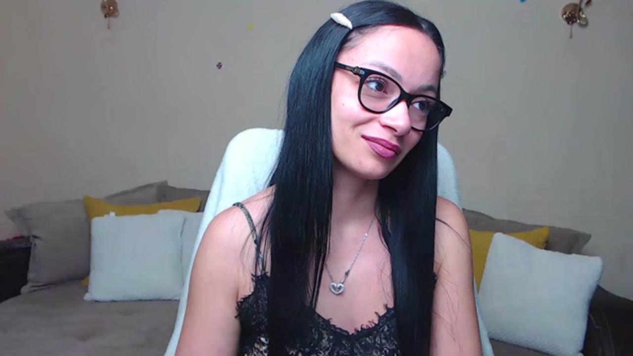 SereneSophi en sexcam live - webcam coquine et tchat gratuit