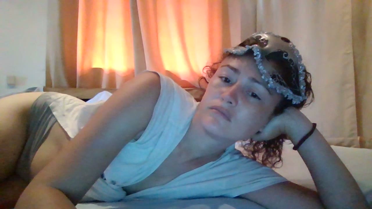 Mylena974 en sexcam live - webcam coquine et tchat gratuit