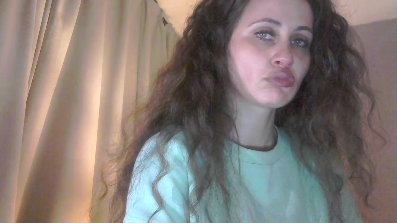 Villanellle en sexcam live - webcam coquine et tchat gratuit