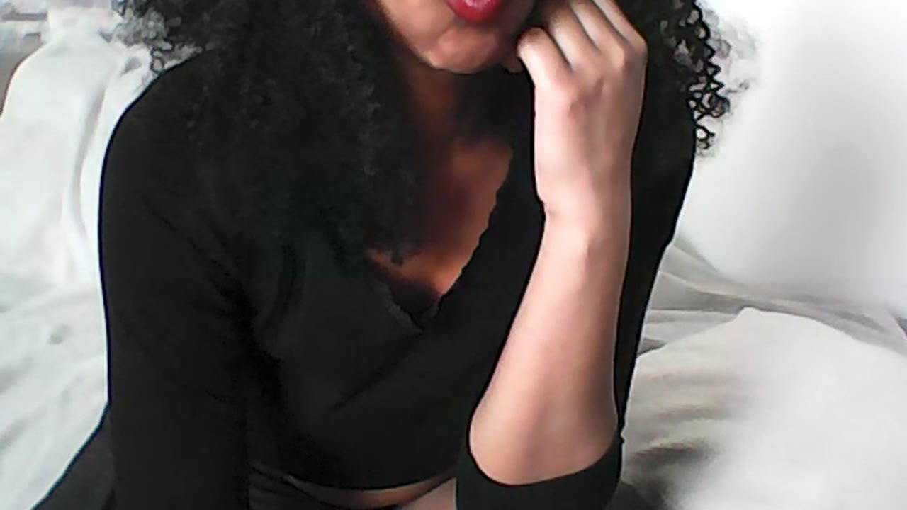 PeachEbony en sexcam live - webcam coquine et tchat gratuit