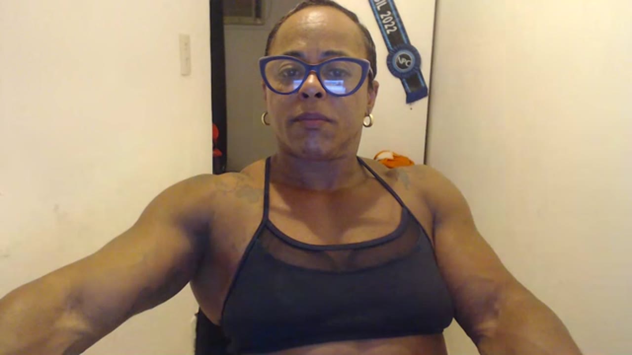 MARTASTRONG en sexcam live - webcam coquine et tchat gratuit