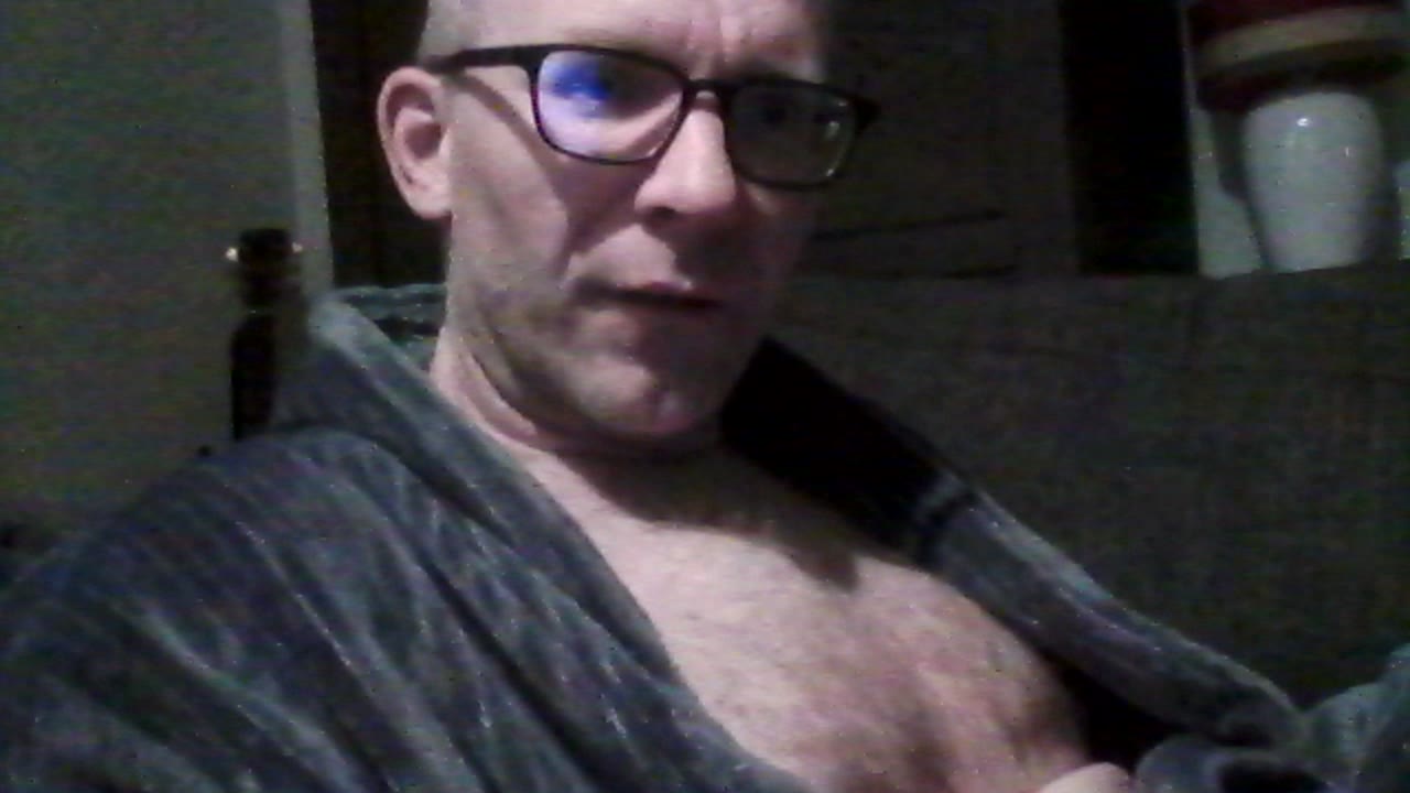 Roelbi8 en sexcam live - webcam coquine et tchat gratuit