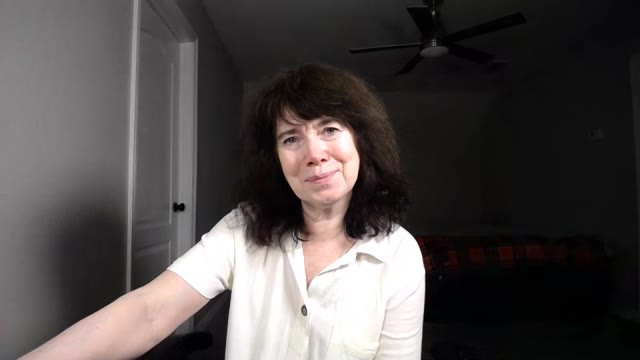 StarJuli live webcam show