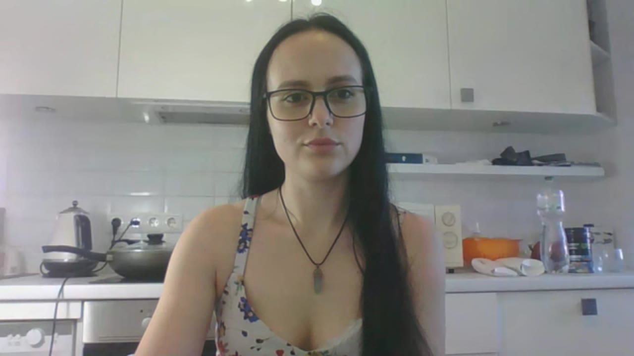 Yulia28 en sexcam live - webcam coquine et tchat gratuit