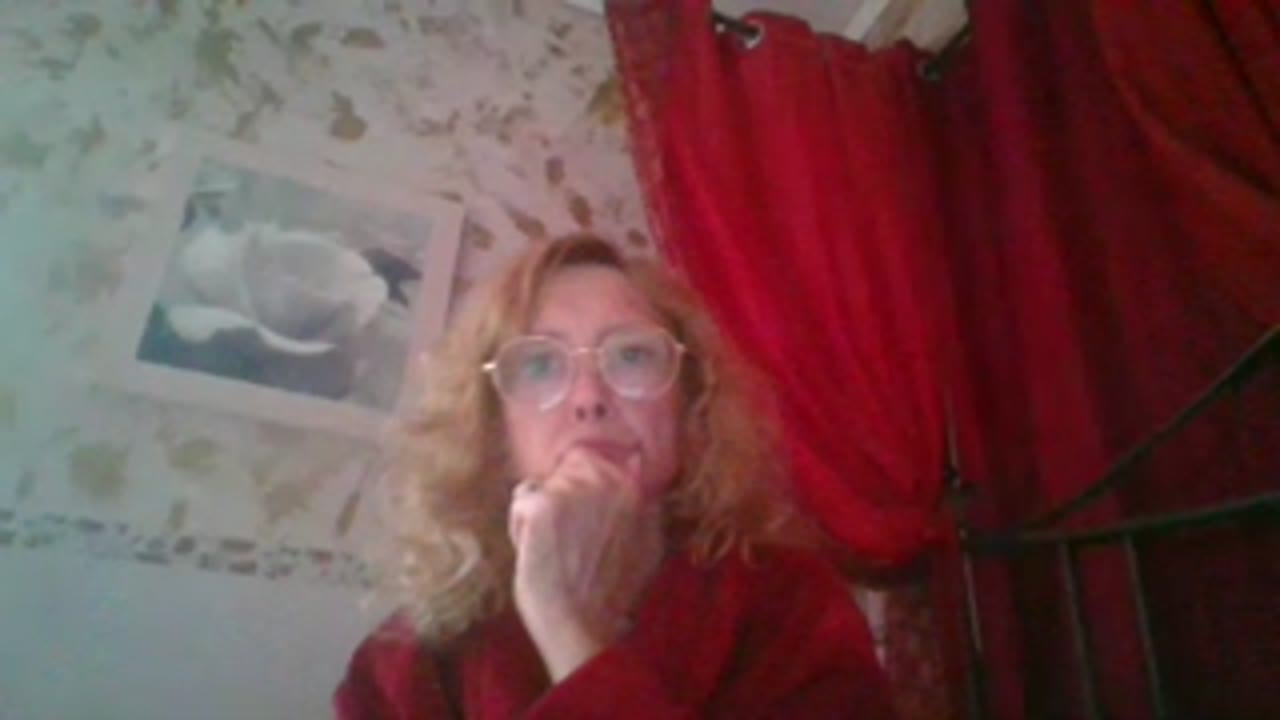 DivineLu en sexcam live - webcam coquine et tchat gratuit