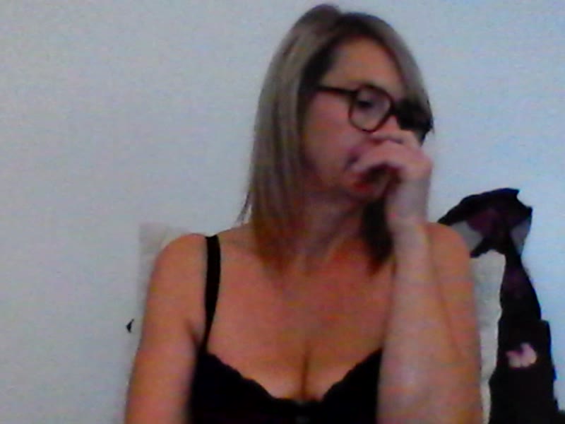 Кадр эфира Brenda77 на Xcams