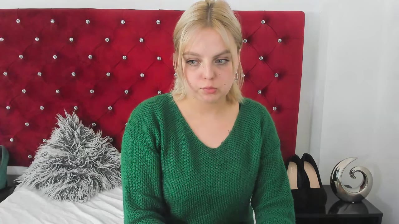 EmmyBIGTits en sexcam live - webcam coquine et tchat gratuit