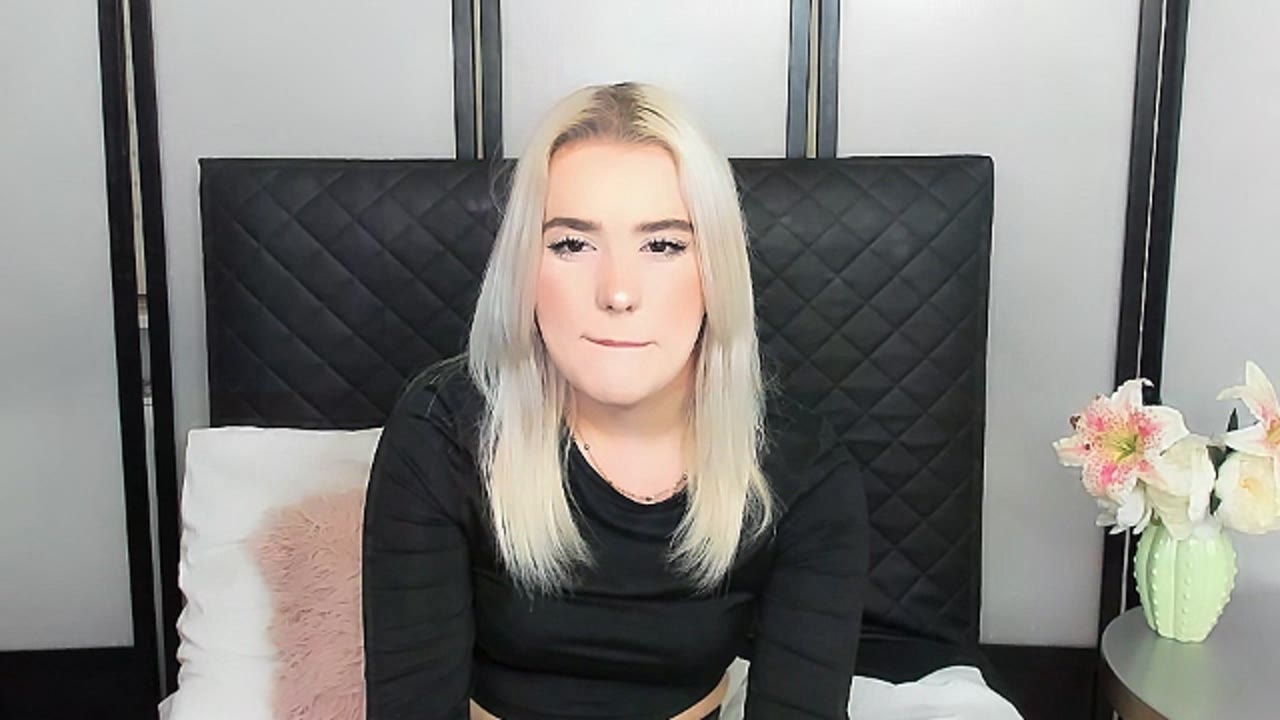 OrianaModel en sexcam live - webcam coquine et tchat gratuit