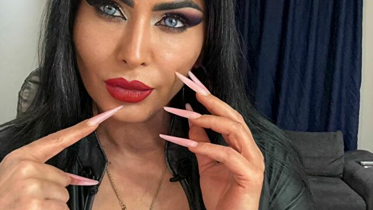 Sexcam avec GoddessNaomi