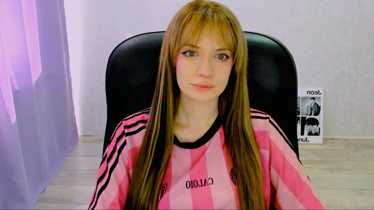 BarbiSize en sexcam live - webcam coquine et tchat gratuit