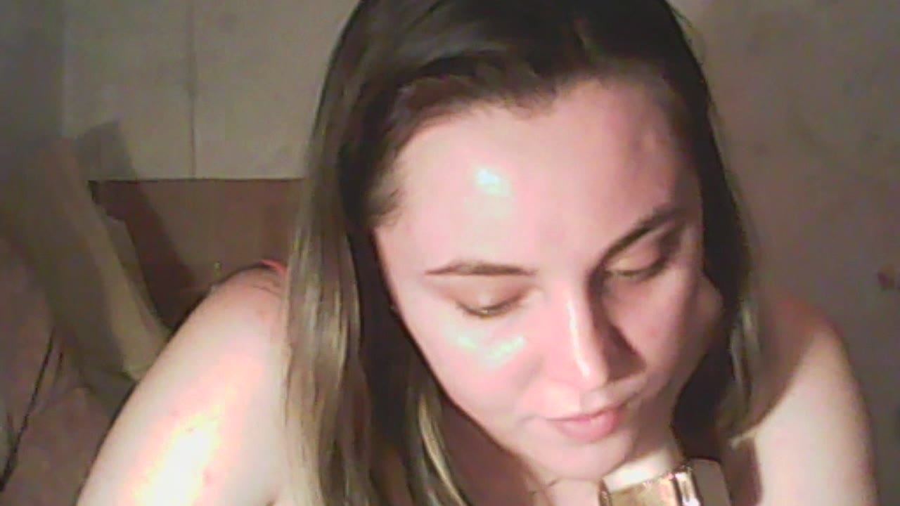 JuneCrushxo en sexcam live - webcam coquine et tchat gratuit