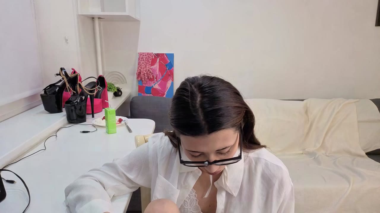 Julis en sexcam live - webcam coquine et tchat gratuit