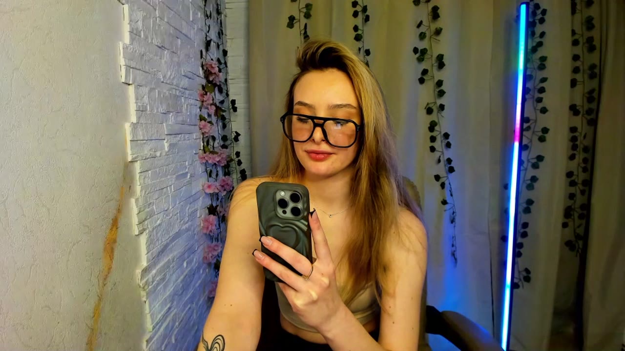 SuzieQ69 en sexcam live - webcam coquine et tchat gratuit