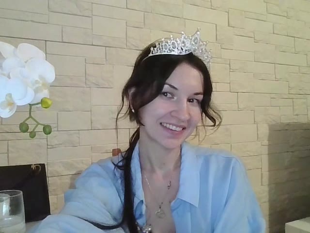 Juliahotbody live cam