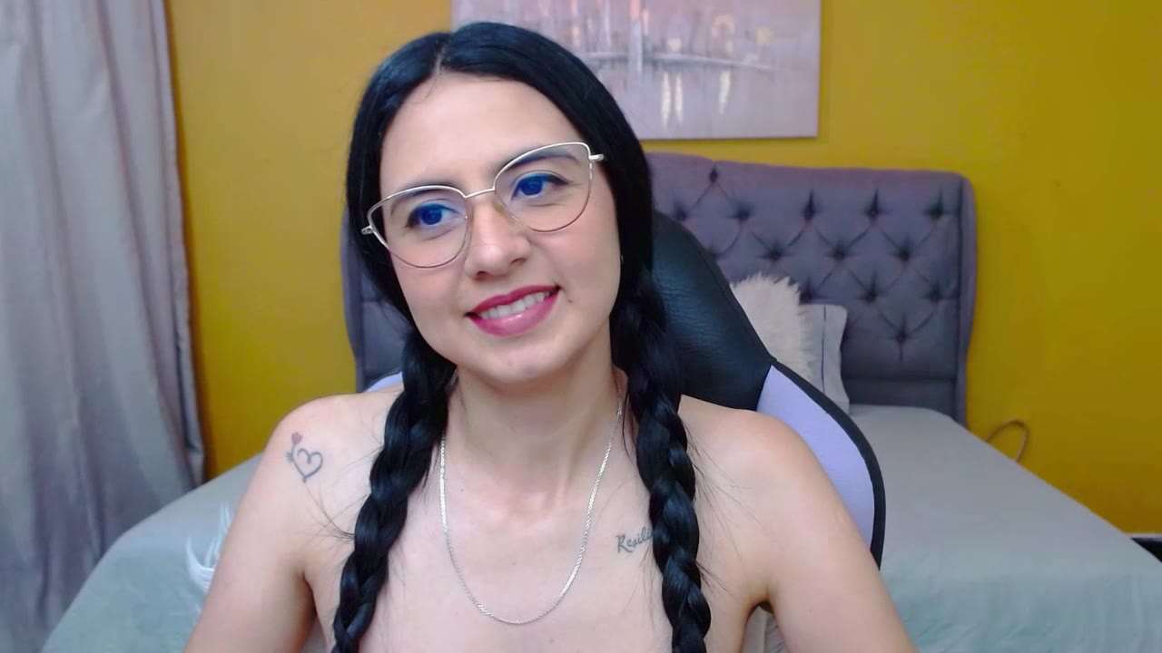 Annonce vidéo de Alexaneuer - Plan cul en ligne et échange de nudes