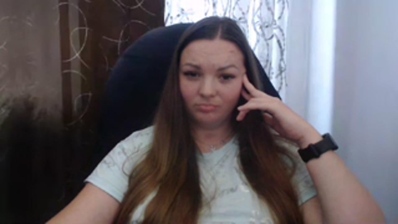 Karolinee en sexcam live - webcam coquine et tchat gratuit