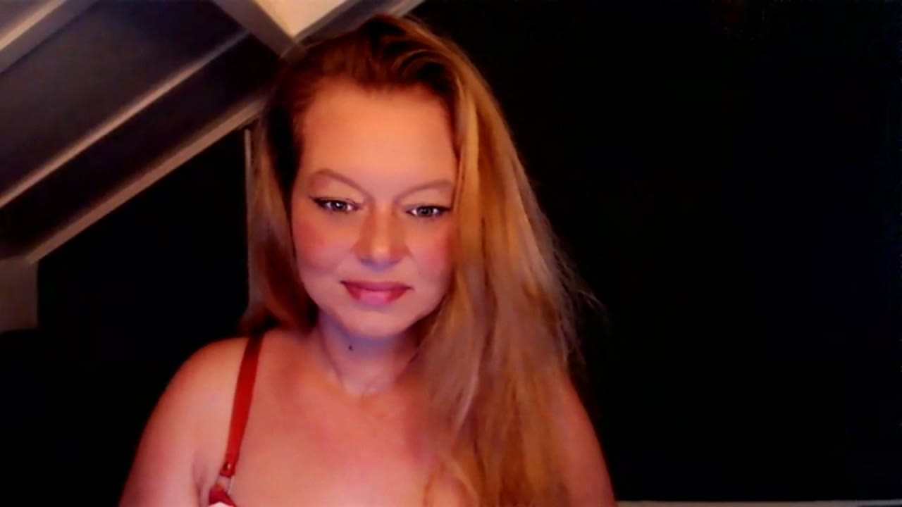 Roxanna1989 en sexcam live - webcam coquine et tchat gratuit