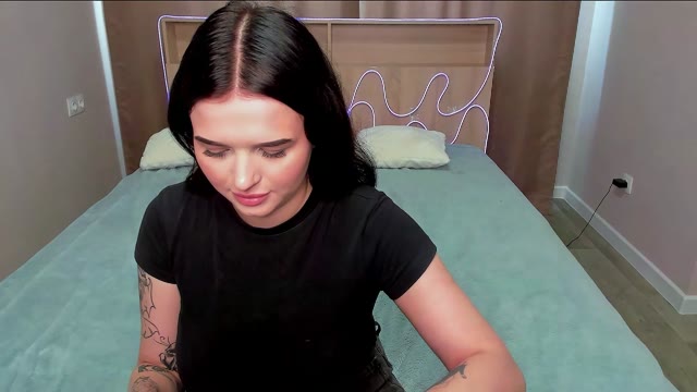 HottyLia live webcam show