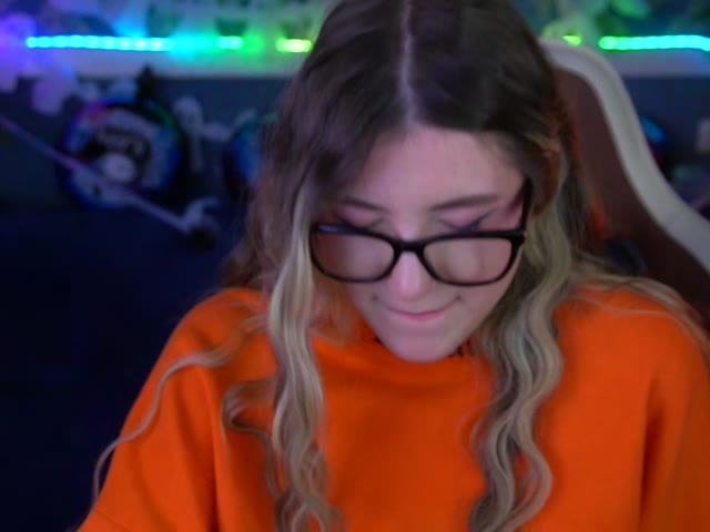 Lisamones live cam
