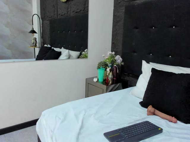 Kattietaylor live cam