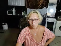 LadyLaPerle on livesexcams.uk