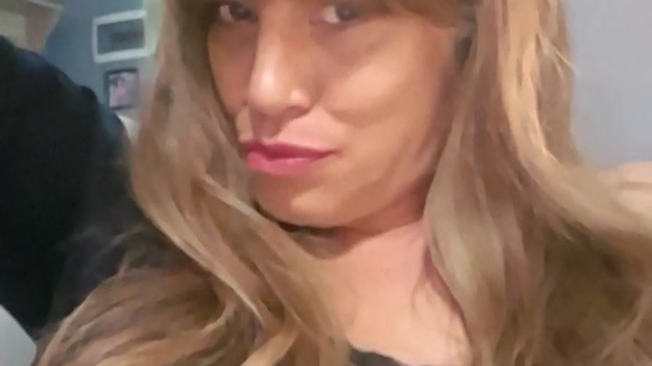 Kelly4U en sexcam live - webcam coquine et tchat gratuit